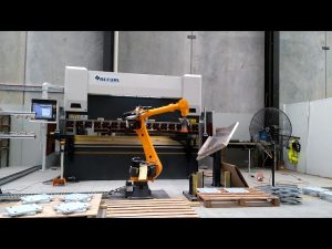 Robotizuojantis CNC prispaudimo stabdis, skirtas robotų lenkimo ląstelių sistemai