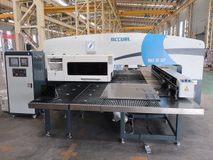 MAX-SF-30T hidraulinė štampavimo presavimo mašina cnc fanuc sistemos turėklų perforavimo mašina su amada įrankiais mašinų gamyba