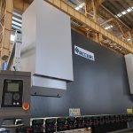 CNC NC automatinis elektrinis hidraulinis horizontalus magistralinis plieno lakštinio metalo pjovimo ir lenkimo presas stabdžių mašina kaina parduoti